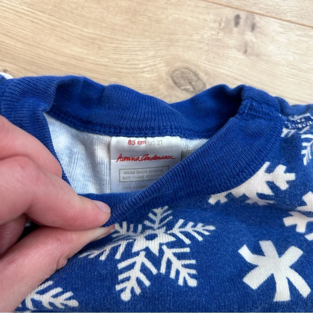 Hanna andersson blue snowflake print pajama set size 2t